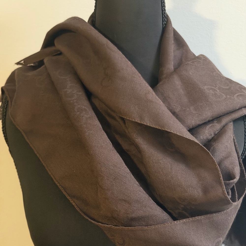 Elegant Brown Gucci Scarf - Picture 2 of 5